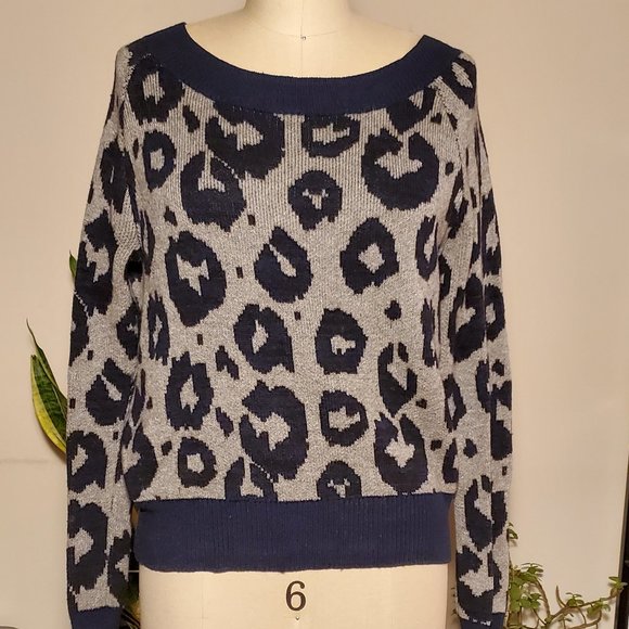 GAP blue and grey leopard print small sweater - Picture 1 of 3